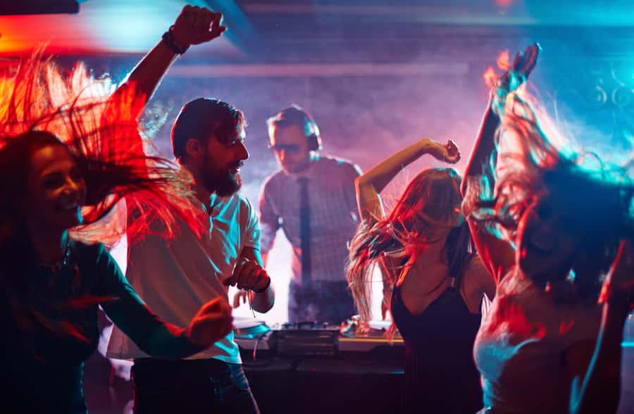 Sydney: Retro Party Cruise in Sydney Harbour with Snacks - Who will enjoy this cruise most?