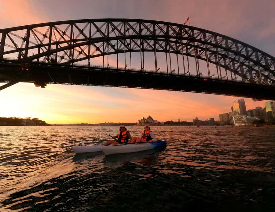 Sydney: Sunset Kayak - Opera & Harbour Bridge Tour (5p. max) - Starting at Lavender Bay and getting ready
