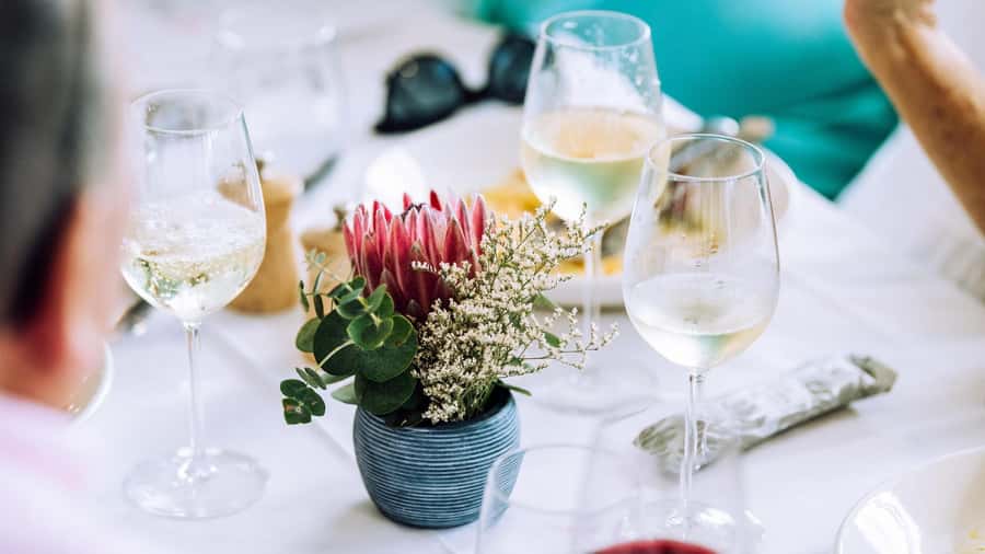 Sydney: Sydney Harbor Lunch Cruise with Welcome Drink - Boarding at Darling Harbour at 11:55 am