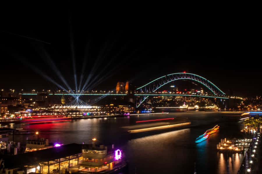 Sydney: Vivid Festival of Light Harbor Cruise with Dinner - Dinner with the city lights outside