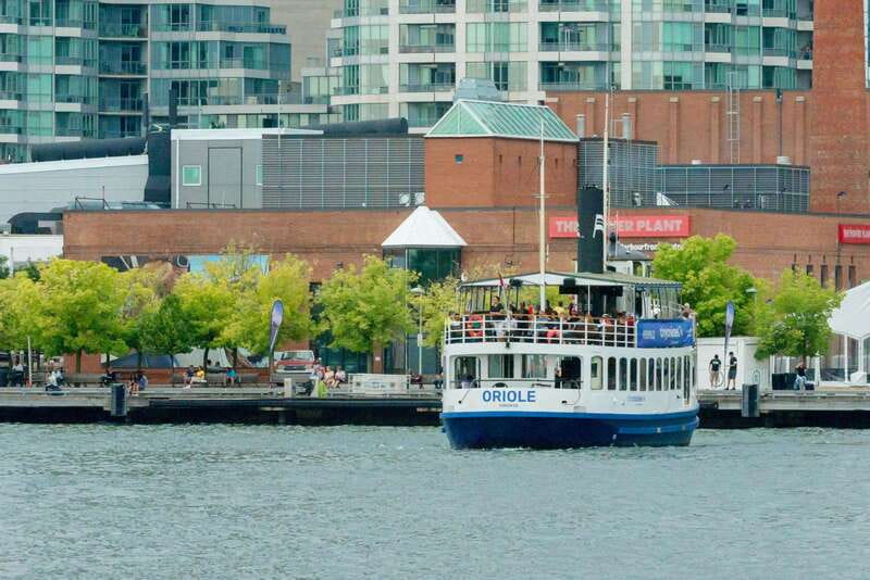 Toronto: City Views Harbor Cruise - Queen’s Quay boarding and the first minutes afloat