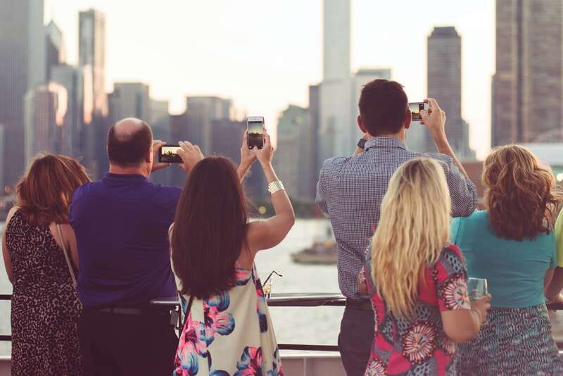 Toronto: Premium Harbor Cruise with Lunch, Brunch, or Dinner - Quick points before you book
