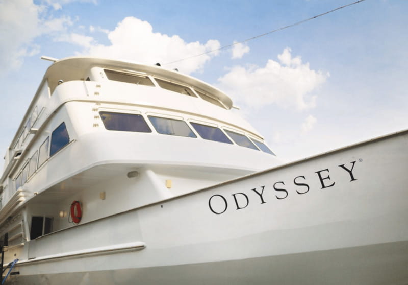 Toronto: Premium Harbor Cruise with Lunch, Brunch, or Dinner - Who should book the Toronto Harbour cruise?