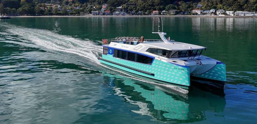 Wellington: Commentated Harbour Explorer tour - Hearing Wellington’s maritime story